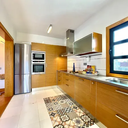 Vila Mamma Mia Sleeps 6 With Pool Playa Blanca (Lanzarote)