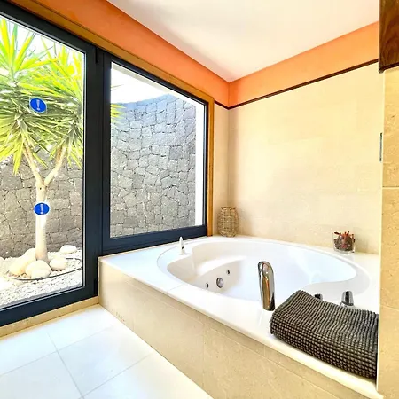 Mamma Mia Sleeps 6 With Pool 普拉亚布兰卡