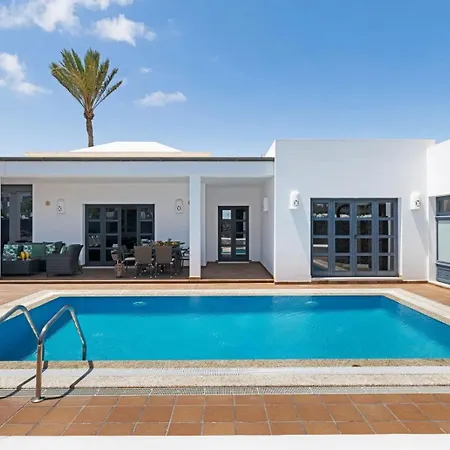 Mamma Mia Sleeps 6 With Pool 普拉亚布兰卡