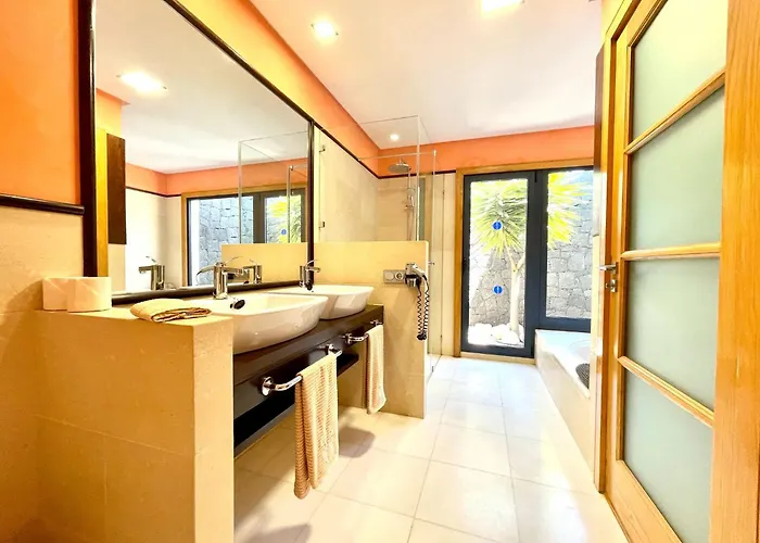 Mamma Mia Sleeps 6 With Pool Playa Blanca