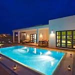 Mamma Mia Sleeps 6 With Pool * Playa Blanca (Lanzarote)