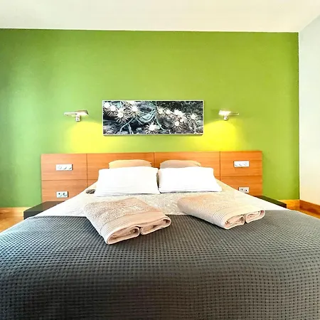 别墅 Mamma Mia Sleeps 6 With Pool *