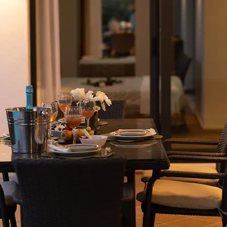 Mamma Mia Sleeps 6 With Pool