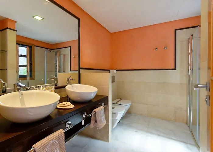 Вилла Mamma Mia Sleeps 6 With Pool